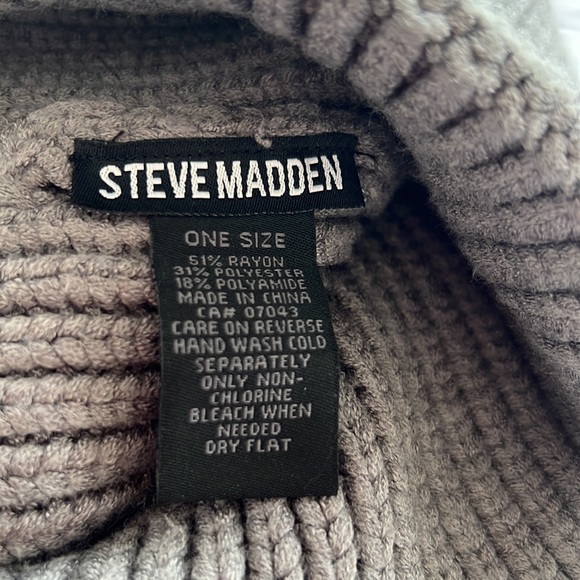 Steve Madden knit gray beanie - Picture 3 of 4